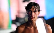 Luca Hoek firma un récord de España en los 100 libre y Pan Zhanle se queda sin final en el Mundial