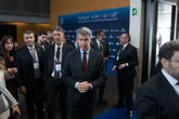 Feijóo acusa al Gobierno de dejadez por pedir una consulta antes de decidir sobre la opa del BBVA al Sabadell