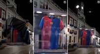 El Barcelona ‘planta’ una camiseta gigante en la Puerta del Sol de Madrid un día antes del Clásico