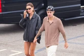 Las vacaciones de Justin y Hailey Bieber en Mallorca: puestas de sol, pasteles ‘delicatessen’ y evento cosmético
