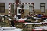 Polideportivos y seminarios de Zamora y Astorga, llenos de desalojados: “Los bomberos llegaron cuando ya teníamos las llamas en las casas”