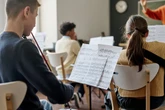 Cultura ampliará los usos del bono joven de 400 euros: de clases de música a material artístico