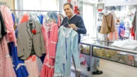 El resurgir chulapo trae de vuelta los trajes de San Isidro: "Cada vez se viste más gente joven"