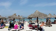Un experto financiero revela la cantidad anual de dinero que debes destinar a vacaciones para no pedir un préstamo al banco: "Es razonable"