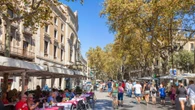El ayuntamiento de Barcelona regala casi 1.300 euros al mes a varias familias: lo que hacen dos años después deja a todos sin palabras