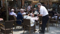 La camarera de un bar de Barcelona revela que hay un tipo de cliente que en hostelería "no soportan": dicen esta frase al llegar