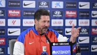 La curiosa respuesta de Simeone al ser preguntado por Álex Baena: "¿Me tomas por tonto?"