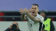 El águila bicéfala sobrevuela Belgrado en una imagen histórica para Albania