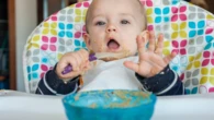 Cuándo puedo comenzar a dar a mi hijo alimentos distintos a la leche sin poner en riesgo su salud, según los pediatras