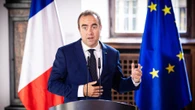 Lecornu presenta su dimisión a Macron pocas horas después del nombramiento de su Gobierno