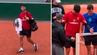 Carlos Alcaraz sale a entrenarse en Roland Garros con una camiseta del Real Murcia