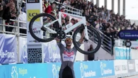 Van der Poel aprovecha la caída de Pogacar para conquistar su tercera Roubaix