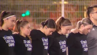 El emotivo homenaje a Sandra Peña de sus compañeras de equipo en el CD Honeyball