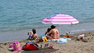 Esto es lo que debes tener en cuenta si vas a ir a la playa con tus hijos este verano: no es solo la crema solar