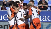 El Oviedo gana en Huesca y sigue soñando con el ascenso directo