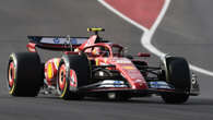 Un gran Carlos Sainz acaba segundo en la carrera al sprint, solo por detrás de un Verstappen que da otro paso más hacia el título