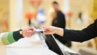 Los hoteles no están autorizados a solicitar copias del DNI a sus clientes: esto es lo que dice la AEPD