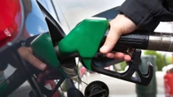 Cómo conseguir gasolina barata: el truco para viajar este verano y ahorrar hasta 11 euros por repostaje