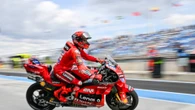 Márquez consigue la pole más importante del año el día del gran desastre de Bagnaia