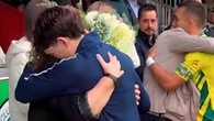 Sentido homenaje del CD Laredo con la familia del jugador fallecido hace unos días