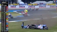 Álex Márquez sufre una aparatosa caída y tendrá que ser operado