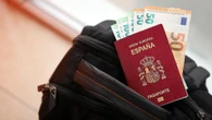 Esta opción que tienes en tu teléfono móvil puede hacer que pagues menos por tu billete de avión este verano