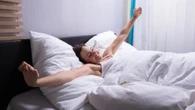 Dormir poco y despertarte con energía es posible gracias a ChatGPT: no interrumpirás ninguna fase REM y descansarás mejor que nunca