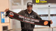 El fichaje estrella de Primera FEB llega a Santander y la lía por culpa de su gorra