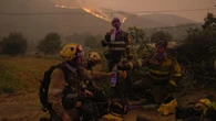 Los fuegos de alto riesgo bajan a 13 y la jornada deja un 'optimismo moderado' en la lucha contra los incendios