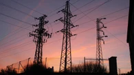 La Unión Española Fotovoltaica (UNEF) asegura que poder controlar tensión en la red abaratará restricciones técnicas