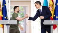 Pedro Sánchez ratifica a Zelenski su compromiso con Ucrania