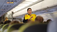 Le roban su móvil en pleno vuelo, activa el modo "buscar mi iPhone", y se queda de piedra al descubrir quién lo tenía