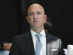 8 successful CEOs, politicians, and more who started their careers working at McDonald's