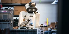 Delivery robot startup Robot.com is betting its next act on workplace humanoids