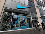 I visited 5 stores that sell Nike to see how it's overhauling its retail strategy &mdash; and find the best deals