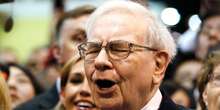 Warren Buffett is battling a bargain drought — and pared his Apple bet because it's a 'one-trick pony,' expert says