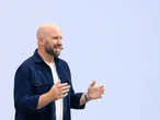 Meta's CTO: We'd 'love' iMessage on Ray-Ban glasses, but Apple won't allow it