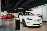 Elon Musk says Tesla only has 'a few hundred' Model S and X in stock as the vehicles near end of life cycle