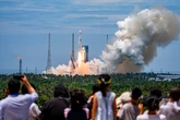 Watch China land a reusable rocket for the first time, a new challenge for Elon Musk's SpaceX