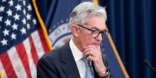 3 rate cuts in 2024 would be a 'surprise,' former Fed president Thomas Hoenig says
