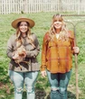 2 friends who sold everything to move off-grid together say prioritizing friendship over a romantic partnership has been a relief