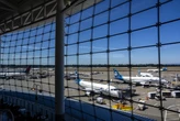 Alaska's first-ever flight to Europe intensifies a long-running hub war with Delta