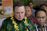 A woman who met Elon Musk as a SpaceX intern says they had sex