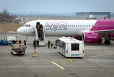 Airline stocks are dropping as Trump's Hormuz blockade intensifies fears of a jet fuel shortage