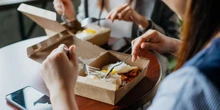 DoorDash extends free delivery and promotional discounts on Chase credit cards through 2027