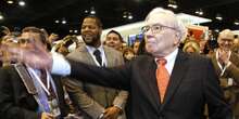 Warren Buffett is giving $1 million to a worker who called 44 of the first 45 games in March Madness