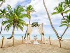 I went to a destination wedding with no plus-one. It was one of the best trips I've ever taken.