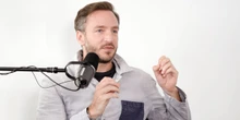 How to take on Apple and Samsung in the mobile phone market, according to Nothing CBO Charlie Smith