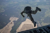 The Ukraine war is showing Polish paratroopers that light infantry skills still matter, general says