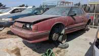 Junkyard Gem: 1990 Oldsmobile Toronado Troféo